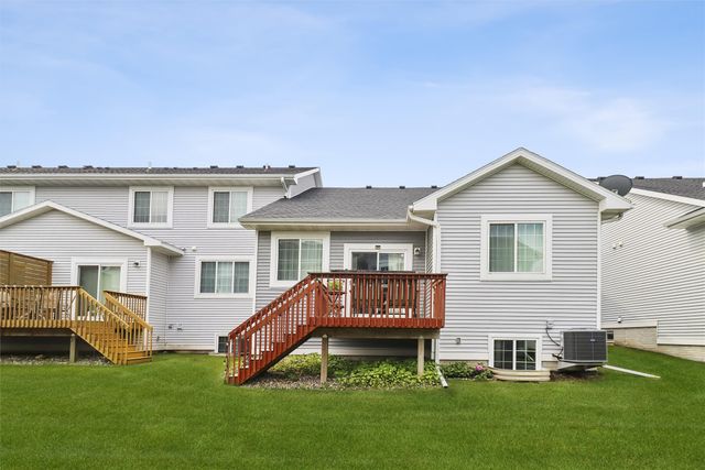 9655 Crowning Drive, West Des Moines, IA 50266