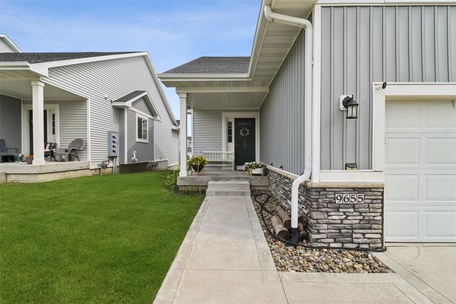 9655 Crowning Drive, West Des Moines, IA 50266