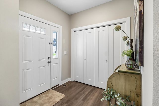 9655 Crowning Drive, West Des Moines, IA 50266