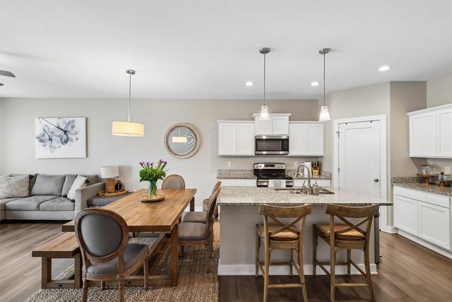 9655 Crowning Drive, West Des Moines, IA 50266