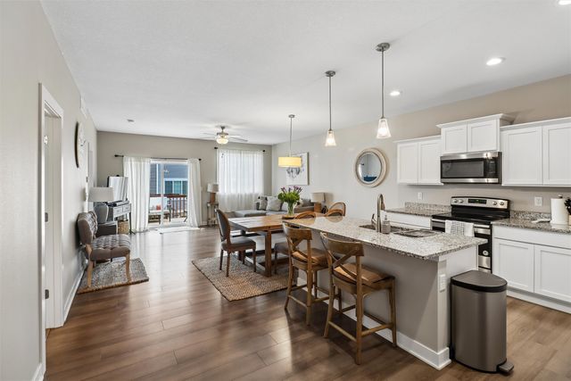 9655 Crowning Drive, West Des Moines, IA 50266
