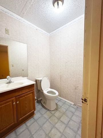 5758 S Kimbrough Avenue, Springfield, MO 65810