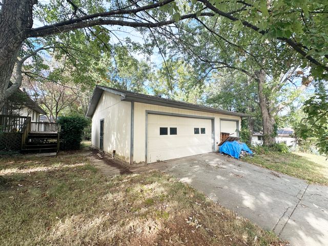 5758 S Kimbrough Avenue, Springfield, MO 65810