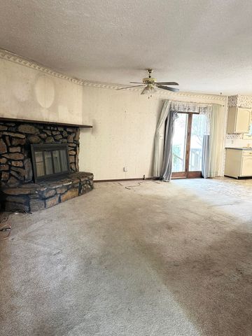 5758 S Kimbrough Avenue, Springfield, MO 65810