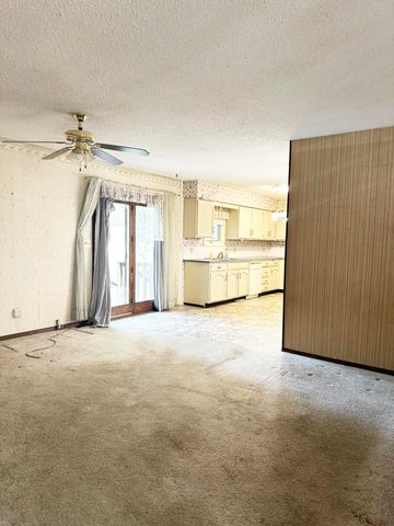 5758 S Kimbrough Avenue, Springfield, MO 65810
