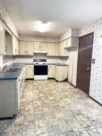 5758 S Kimbrough Avenue, Springfield, MO 65810