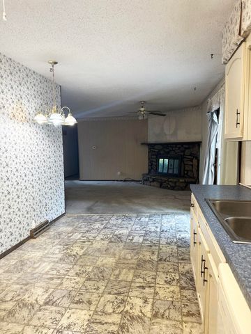 5758 S Kimbrough Avenue, Springfield, MO 65810