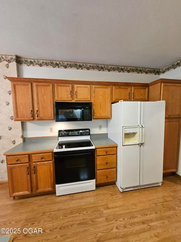 16427 Farm Road 2007, Aurora, MO 65605