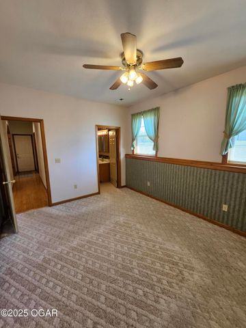 16427 Farm Road 2007, Aurora, MO 65605