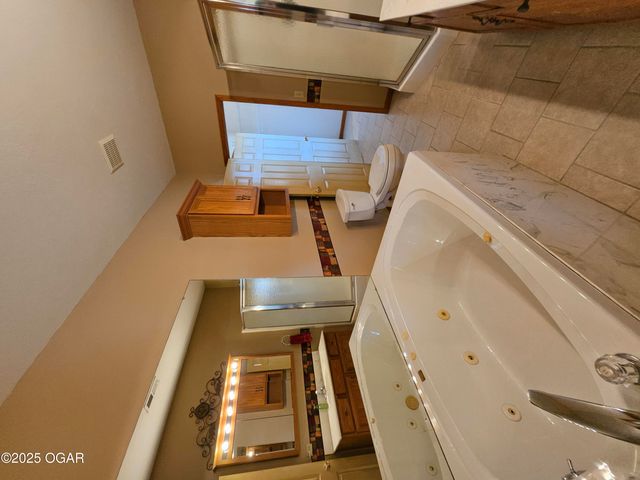 16427 Farm Road 2007, Aurora, MO 65605