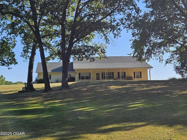 16427 Farm Road 2007, Aurora, MO 65605