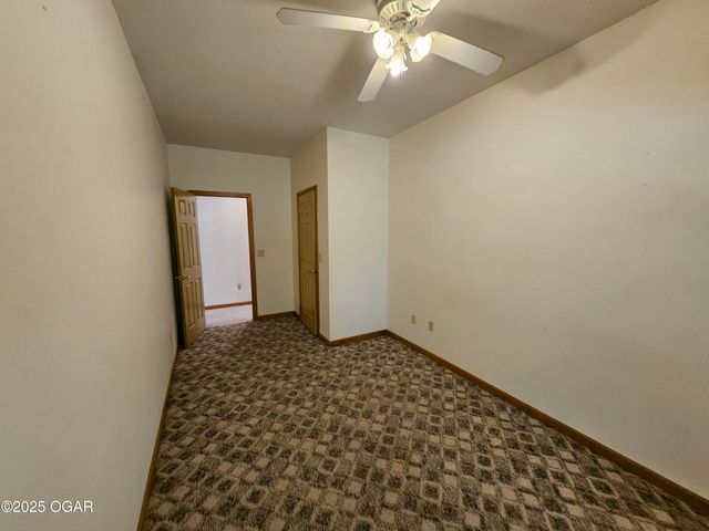 16427 Farm Road 2007, Aurora, MO 65605