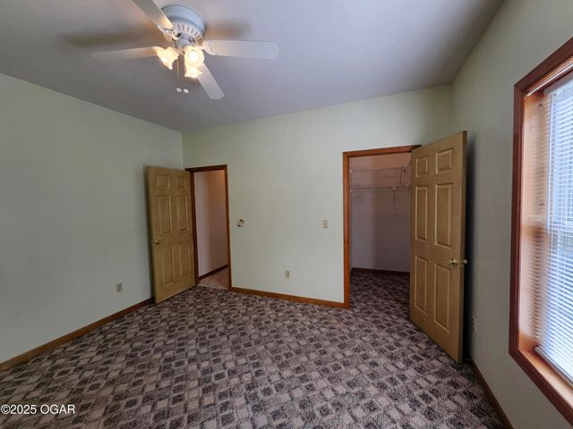 16427 Farm Road 2007, Aurora, MO 65605