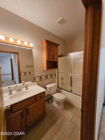 16427 Farm Road 2007, Aurora, MO 65605