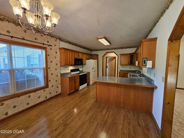 16427 Farm Road 2007, Aurora, MO 65605