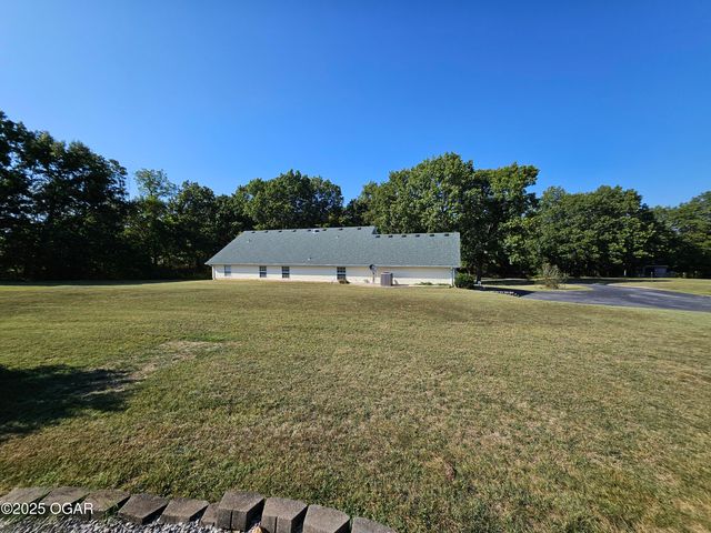 16427 Farm Road 2007, Aurora, MO 65605