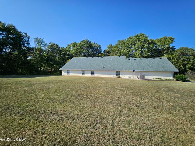 16427 Farm Road 2007, Aurora, MO 65605