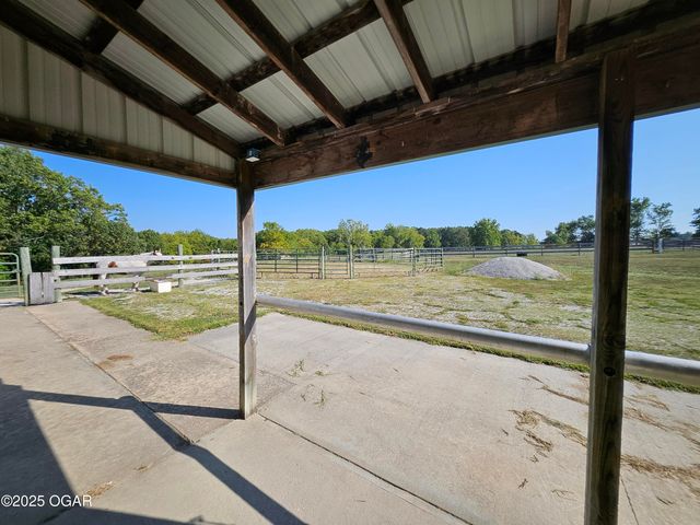 16427 Farm Road 2007, Aurora, MO 65605