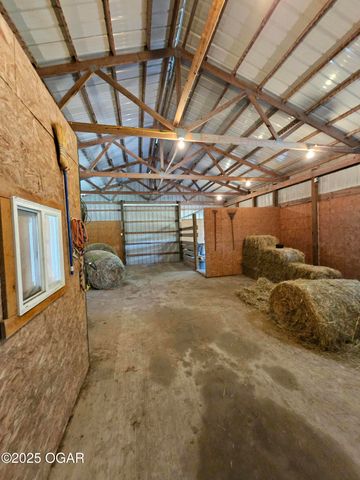 16427 Farm Road 2007, Aurora, MO 65605