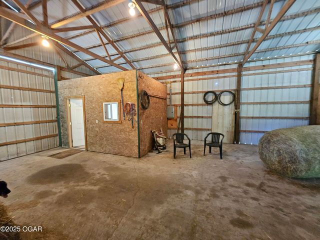 16427 Farm Road 2007, Aurora, MO 65605