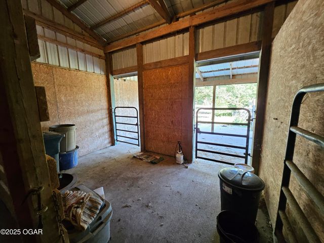 16427 Farm Road 2007, Aurora, MO 65605