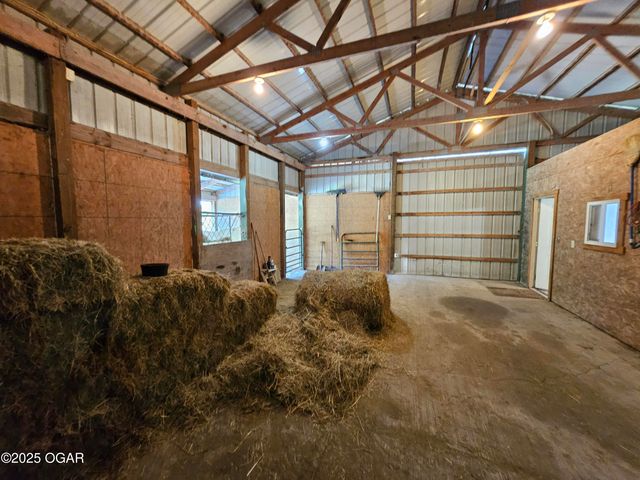 16427 Farm Road 2007, Aurora, MO 65605