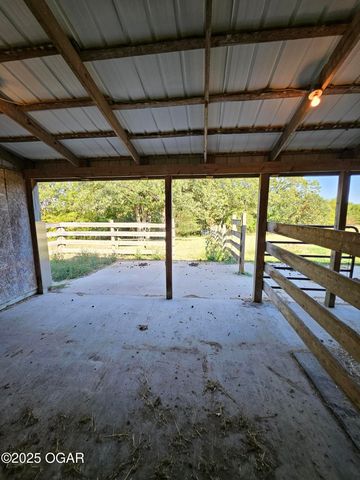 16427 Farm Road 2007, Aurora, MO 65605