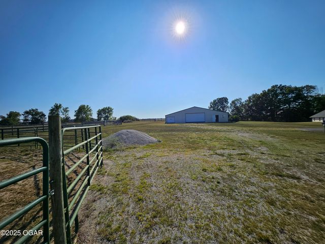 16427 Farm Road 2007, Aurora, MO 65605