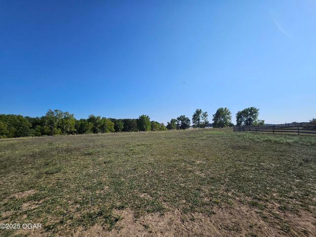 16427 Farm Road 2007, Aurora, MO 65605