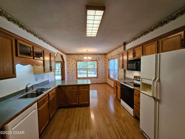 16427 Farm Road 2007, Aurora, MO 65605