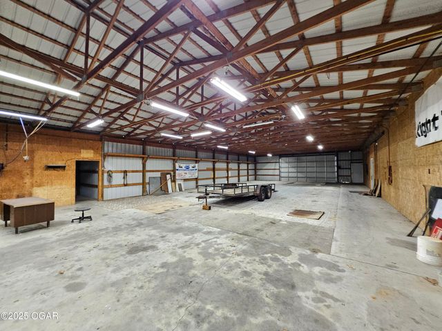 16427 Farm Road 2007, Aurora, MO 65605