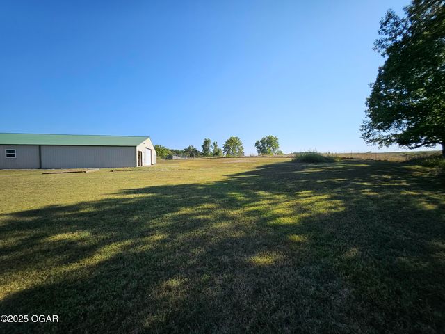 16427 Farm Road 2007, Aurora, MO 65605