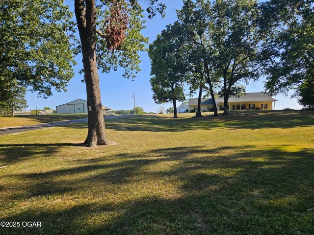 16427 Farm Road 2007, Aurora, MO 65605