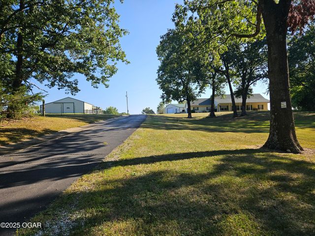 16427 Farm Road 2007, Aurora, MO 65605