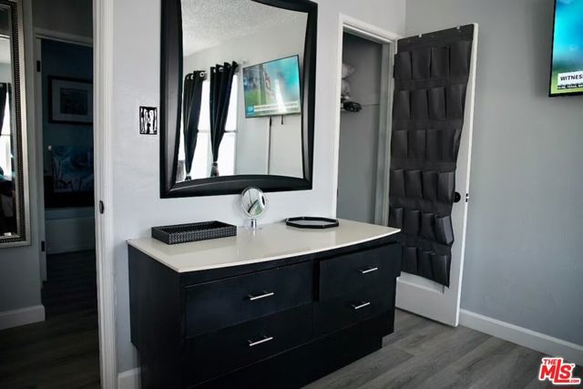 7301 5th Avenue, Los Angeles, CA 90043