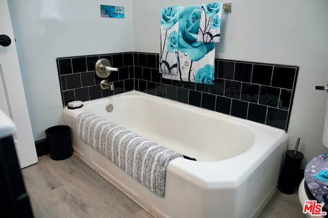 7301 5th Avenue, Los Angeles, CA 90043