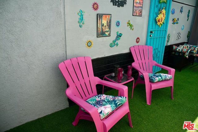 7301 5th Avenue, Los Angeles, CA 90043