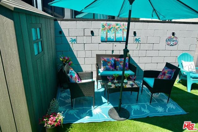 7301 5th Avenue, Los Angeles, CA 90043