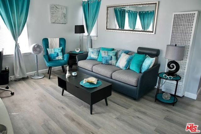 7301 5th Avenue, Los Angeles, CA 90043