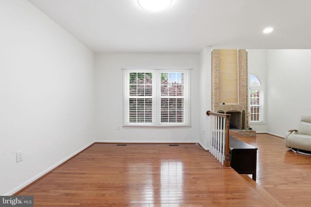 4630 LUXBERRY DR, Fairfax, VA 22032