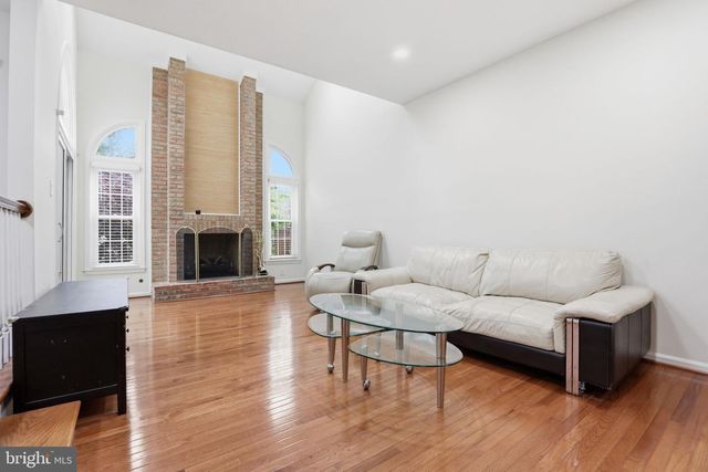 4630 LUXBERRY DR, Fairfax, VA 22032