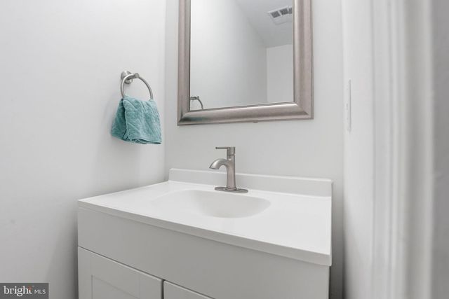 4630 LUXBERRY DR, Fairfax, VA 22032
