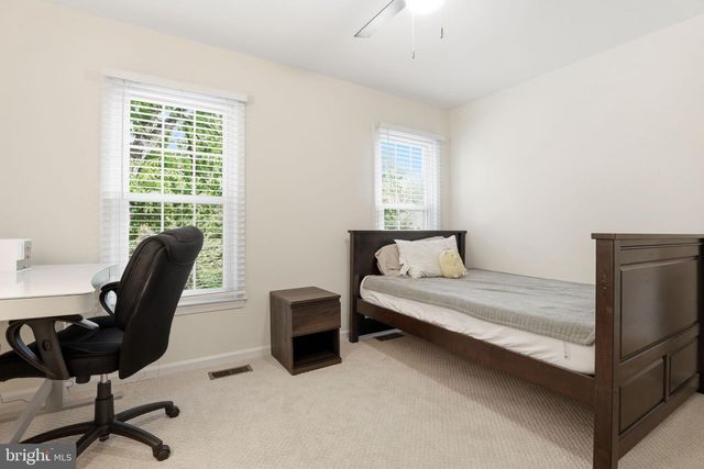 4630 LUXBERRY DR, Fairfax, VA 22032