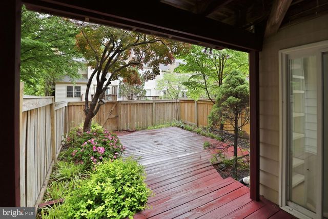 4630 LUXBERRY DR, Fairfax, VA 22032