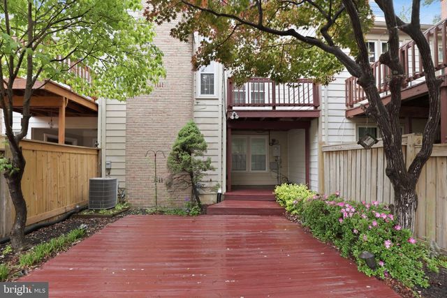 4630 LUXBERRY DR, Fairfax, VA 22032