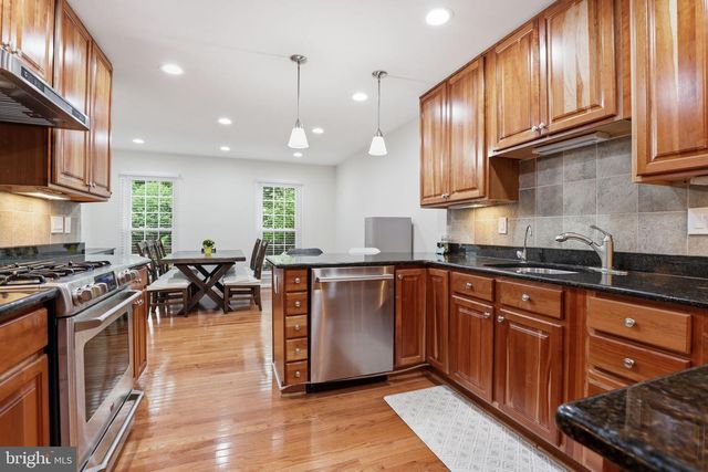 4630 LUXBERRY DR, Fairfax, VA 22032