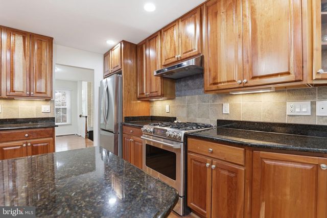 4630 LUXBERRY DR, Fairfax, VA 22032