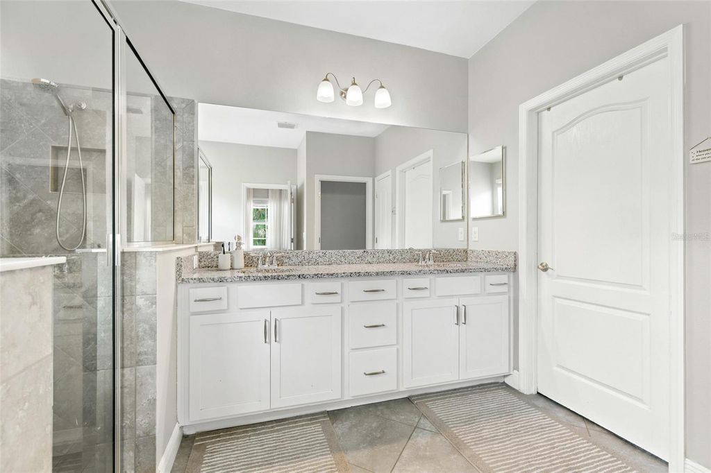 Image 11 of property listing at 15313 TRINITY FALL WAY, Bradenton, FL 34212