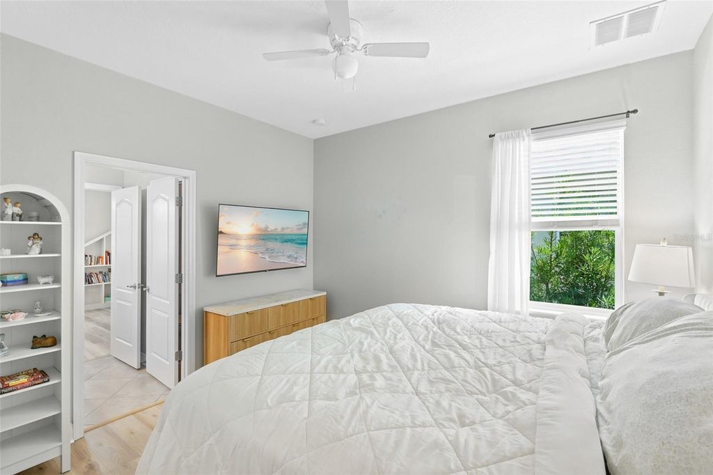Image 15 of property listing at 15313 TRINITY FALL WAY, Bradenton, FL 34212
