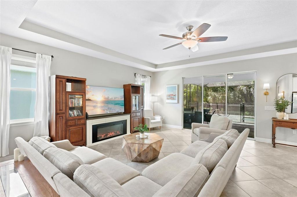 Image 4 of property listing at 15313 TRINITY FALL WAY, Bradenton, FL 34212